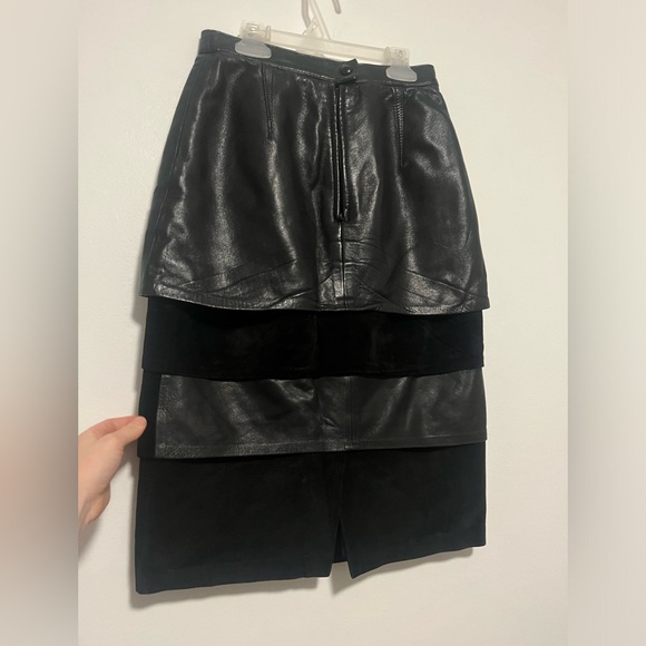 Vintage leather layered skirt - Picture 3 of 4